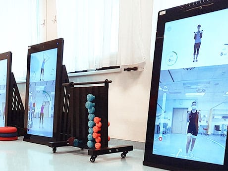 Therapeut und Patient bei der Pixformance Trainingstherapie